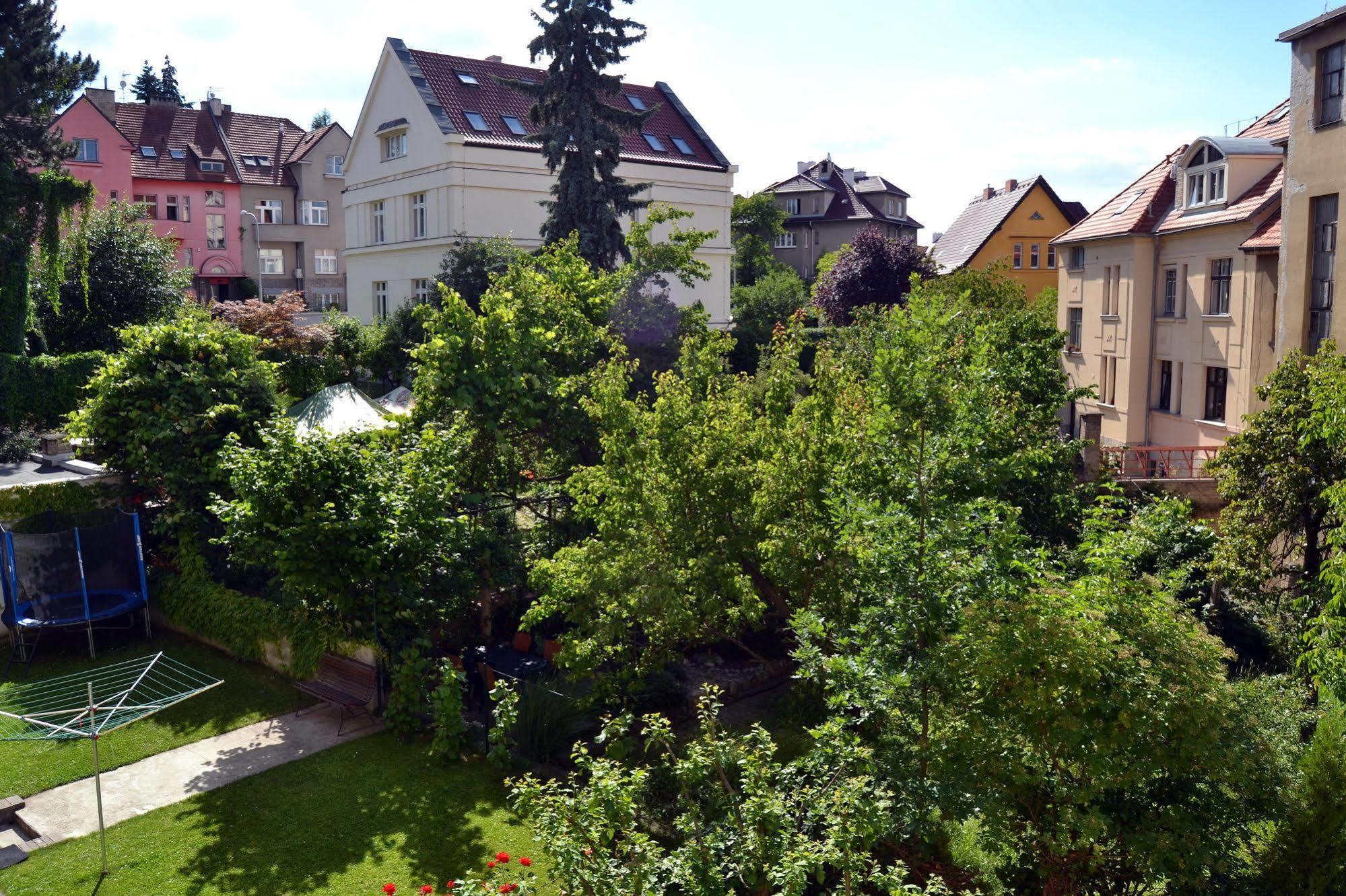 Jezerka Apartments Praga Esterno foto